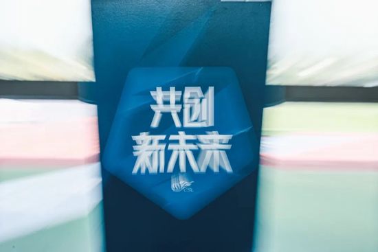 三个女